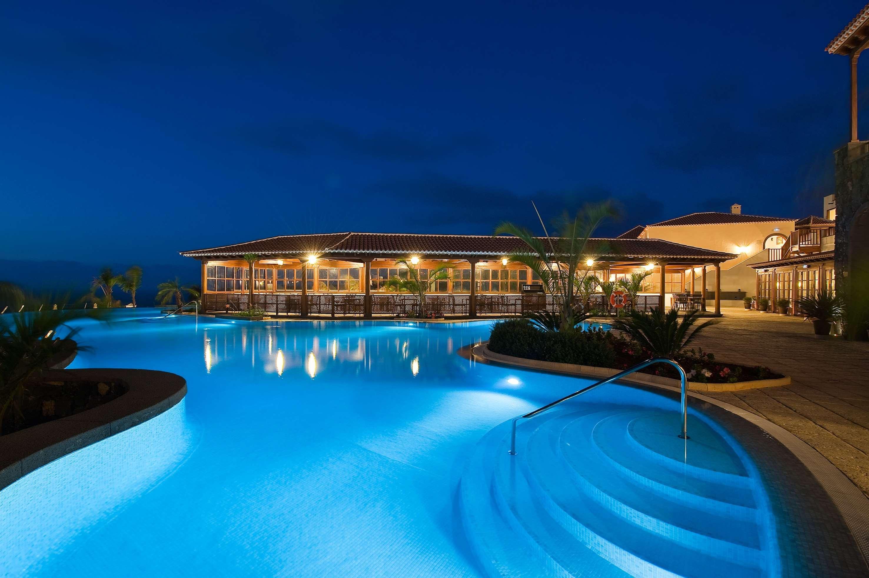 Hotel Hacienda Del Conde Melia Collection Golf & Spa - Adults Only Buenavista Del Norte Exterior photo The resort at night