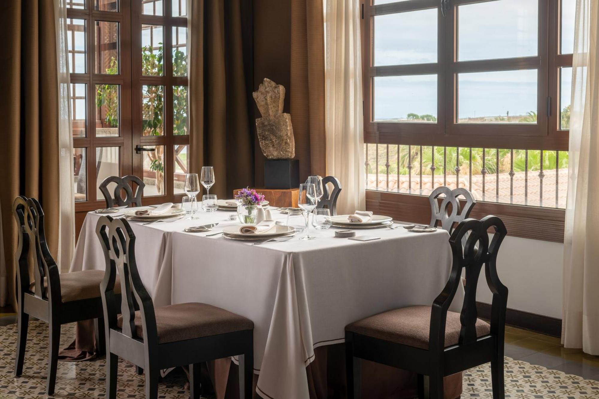 Hotel Hacienda Del Conde Melia Collection Golf & Spa - Adults Only Buenavista Del Norte Exterior photo Restaurant