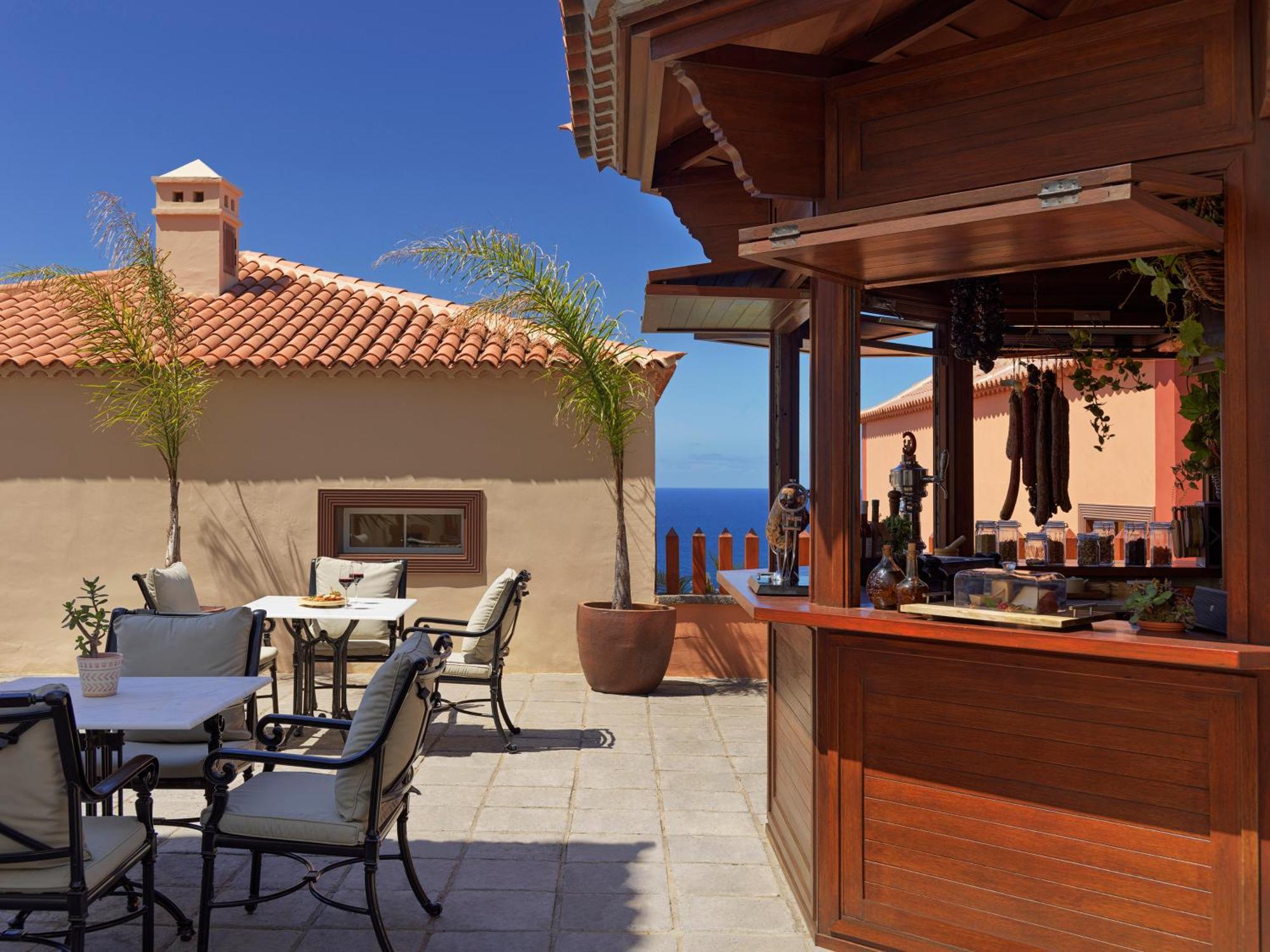Hotel Hacienda Del Conde Melia Collection Golf & Spa - Adults Only Buenavista Del Norte Exterior photo The bar at the hotel