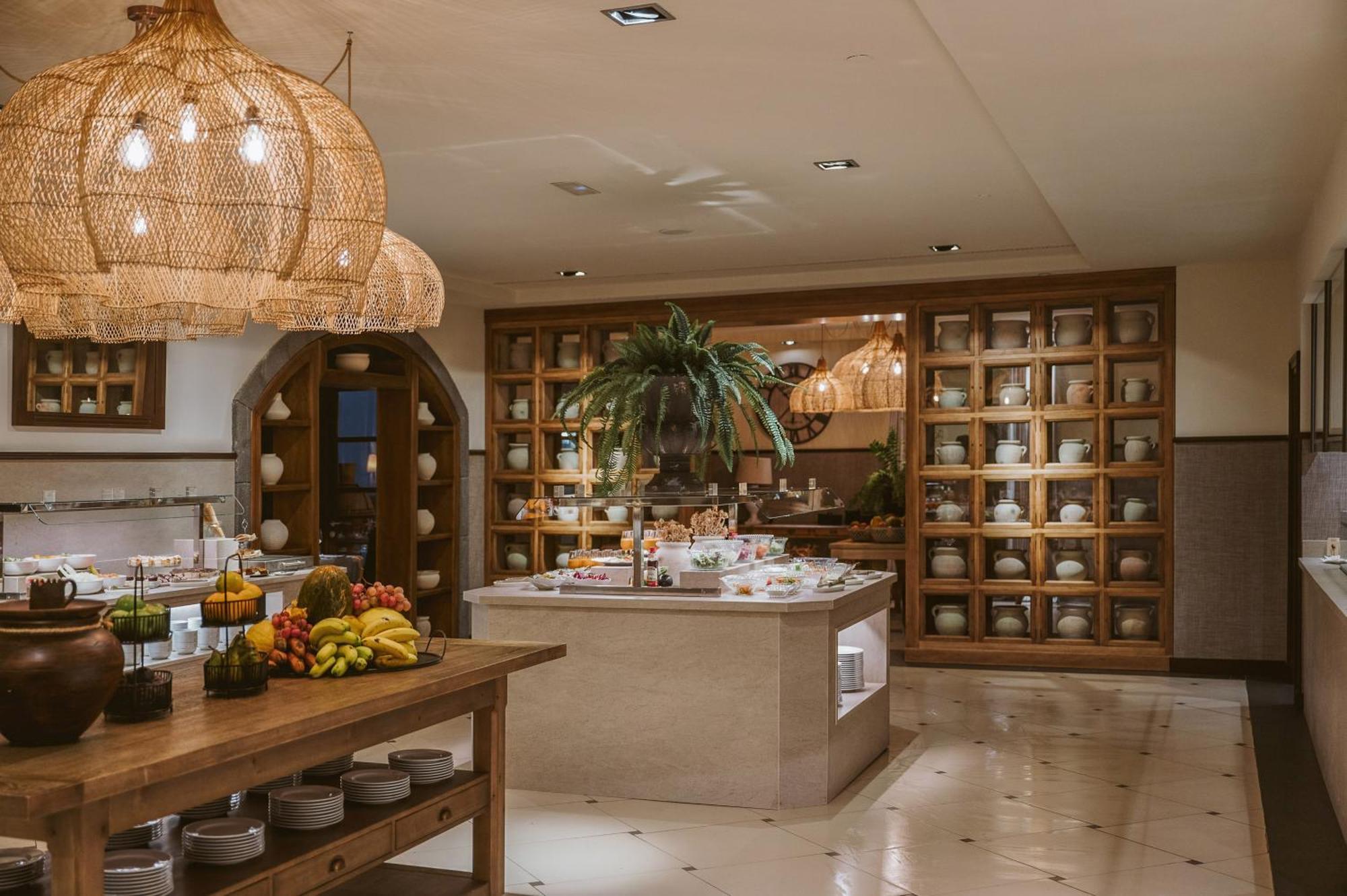 Hotel Hacienda Del Conde Melia Collection Golf & Spa - Adults Only Buenavista Del Norte Exterior photo The buffet at the hotel