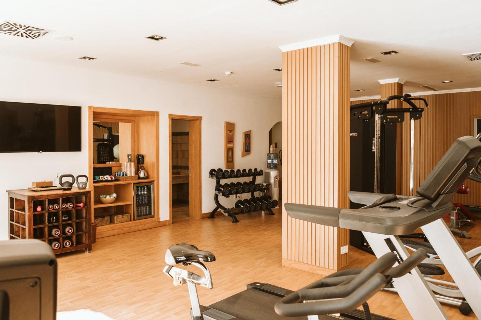 Hotel Hacienda Del Conde Melia Collection Golf & Spa - Adults Only Buenavista Del Norte Exterior photo The gym at the hotel